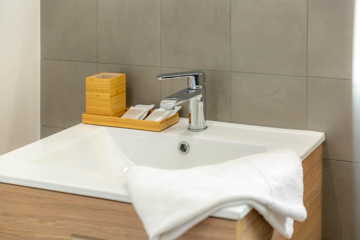 Provence Au Coeur Appart Hotels Forcalquier Exterior photo