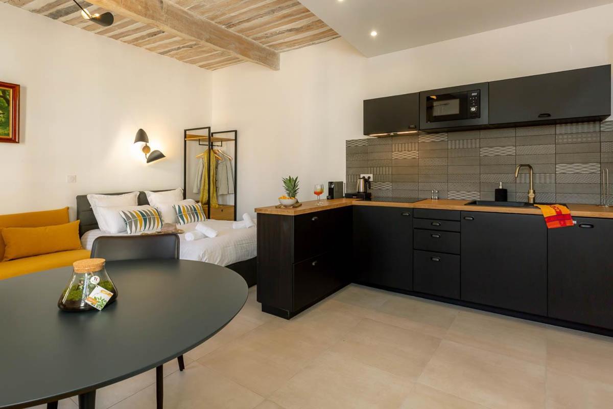 Provence Au Coeur Appart Hotels Forcalquier Exterior photo